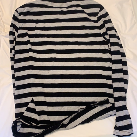 Long sleeved shirt for women’s size small - Picture 2 of 4